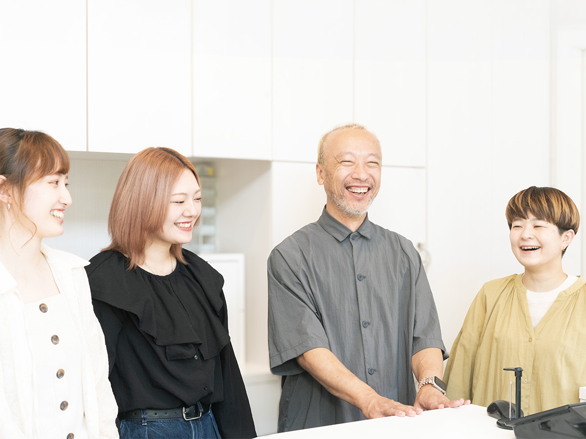 代表／小中 啓次・スタイリスト／松田 朋花・スタイリスト／田海 歩菜実・レセプション／橋本 裕子